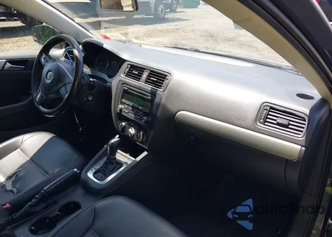 2013 Volkswagen Jetta 2.5L Se from USA, damaged, VIN 3VWDP7AJ2DM447510